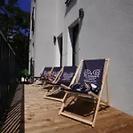 Pine Tree House 6 ミエンジボジェ